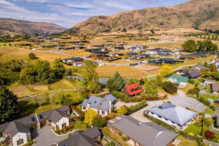 Photo of property in 25 Meadowstone Drive, Wanaka, 9305
