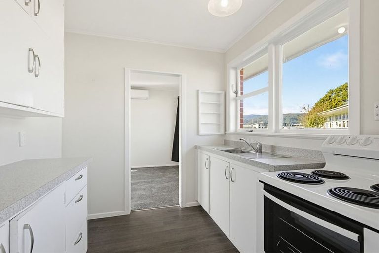 Photo of property in 2/7 Mitre Grove, Trentham, Upper Hutt, 5018