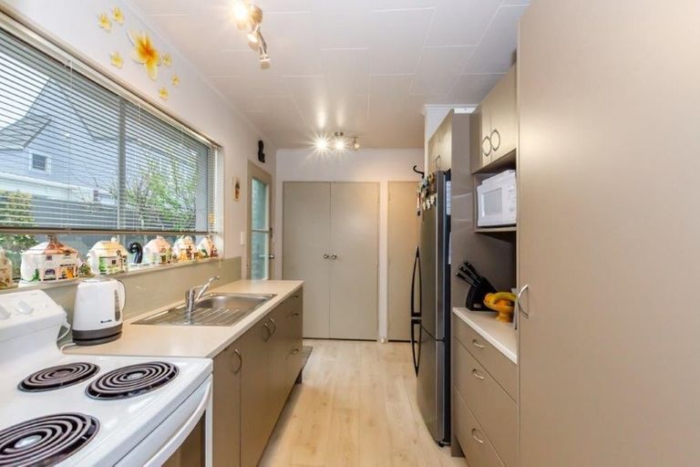 Photo of property in 22 Mahana Road, Paraparaumu Beach, Paraparaumu, 5032