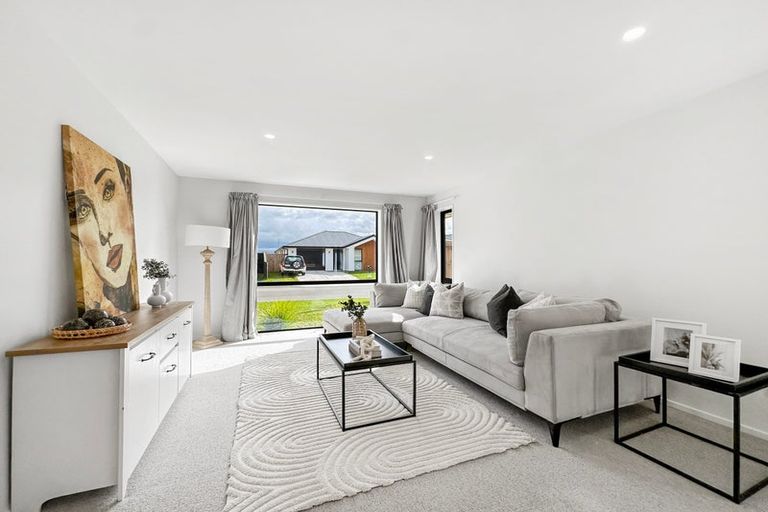Photo of property in 16 Mehrtens Crescent, Woodend, 7610