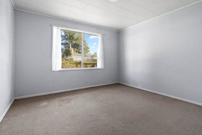 Photo of property in 1/58 Te Irirangi Drive, Clover Park, Auckland, 2019