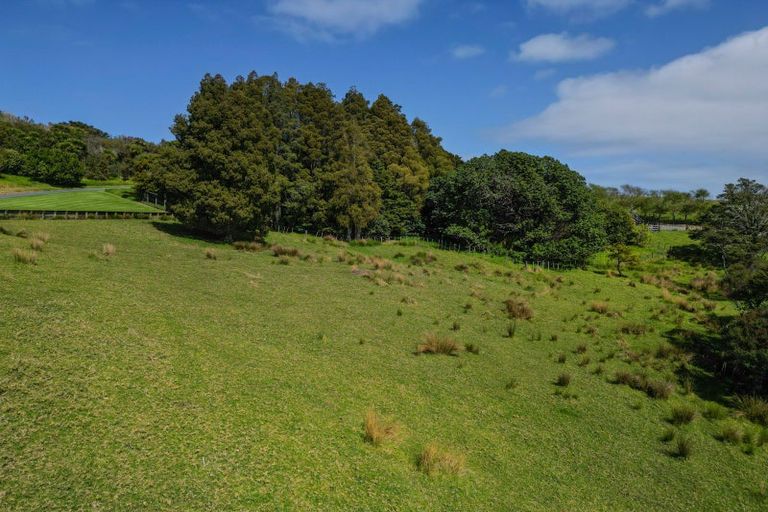 Photo of property in 38 Kaipara View Road, Helensville, 0875