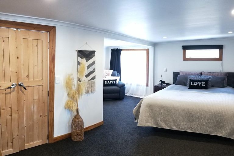 Photo of property in 8 Montgomery Street, Waipukurau, 4200