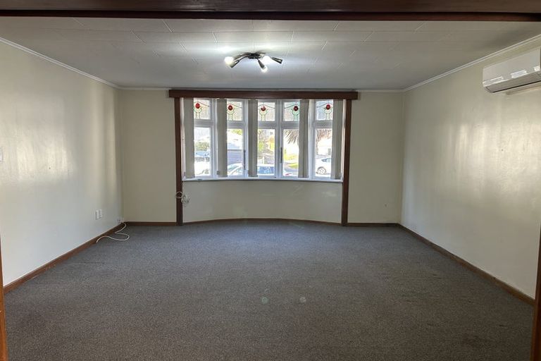 Photo of property in 34 The Parade, Island Bay, Wellington, 6023