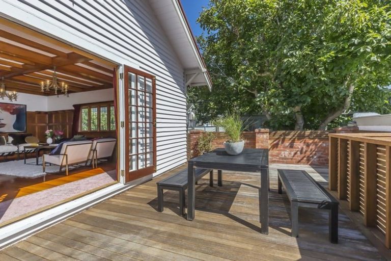 Photo of property in 15 Dundas Street, Seatoun, Wellington, 6022