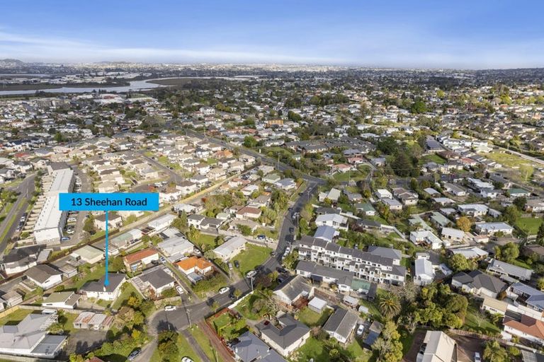 Photo of property in 13 Sheehan Road, Te Atatu South, Auckland, 0610