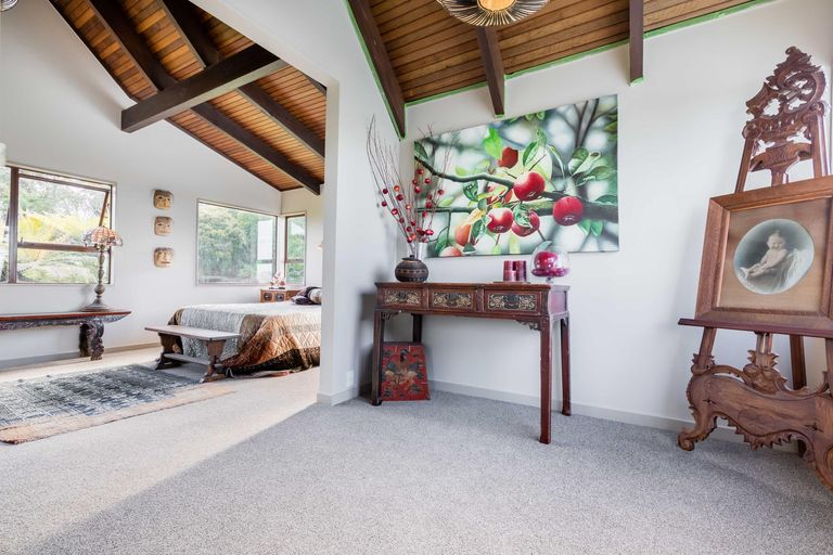 Photo of property in 70 Scenic Drive, Titirangi, Auckland, 0604