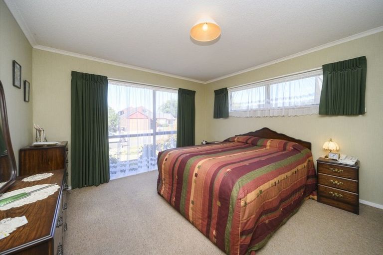 Photo of property in 8 Grange Place, Milson, Palmerston North, 4414