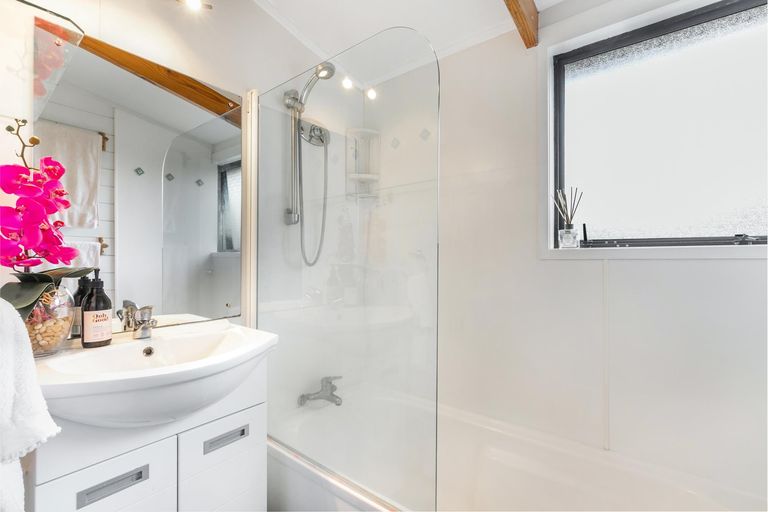 Photo of property in 165 Carnoustie Drive, Wattle Downs, Auckland, 2103