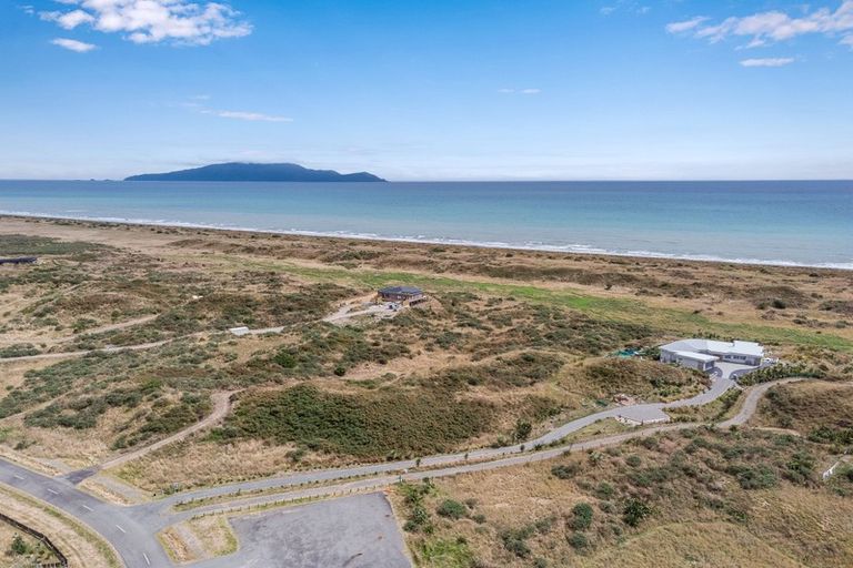 Photo of property in 8 Mahurenga Lane, Te Horo, Otaki, 5581