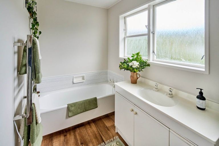 Photo of property in 11 Mckeefry Grove, Tawa, Wellington, 5028