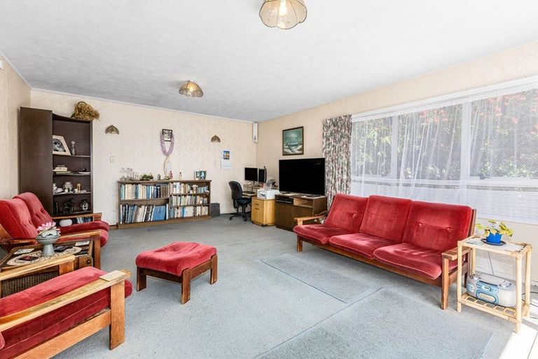 Photo of property in 21 Staithes Drive North, Whitby, Porirua, 5024