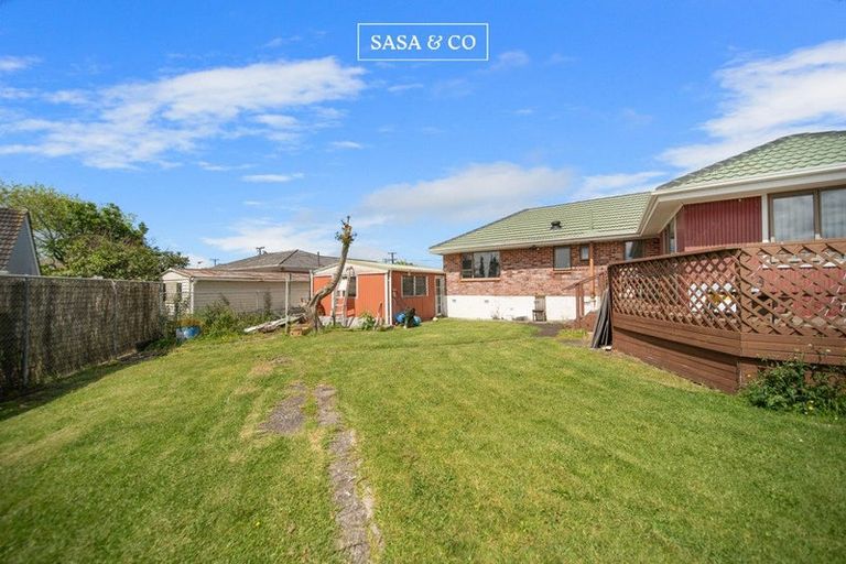 Photo of property in 3 Hallberry Road, Mangere East, Auckland, 2024