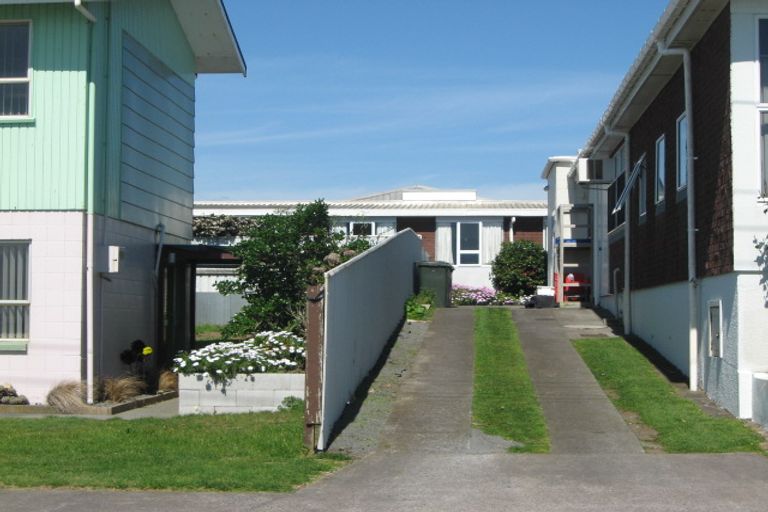 Photo of property in 24 Octavius Place, New Plymouth, 4312