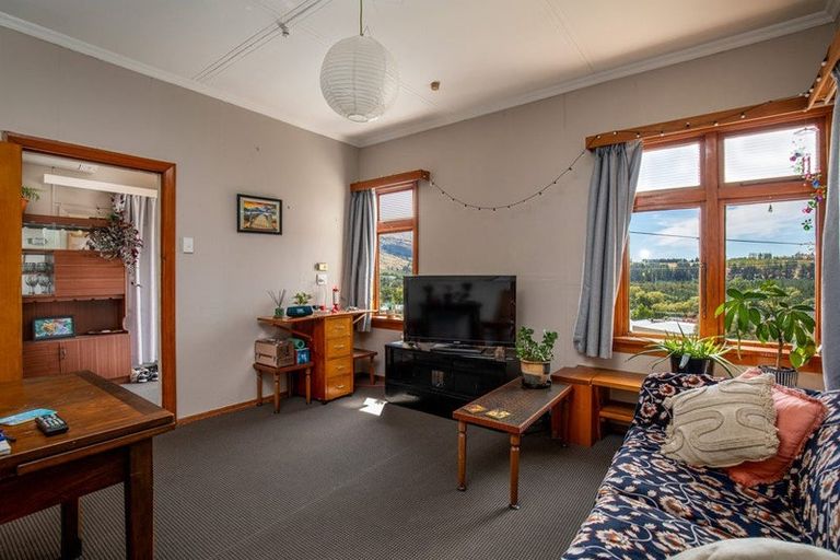 Photo of property in 35 Branxholm Street, Roxburgh, 9500