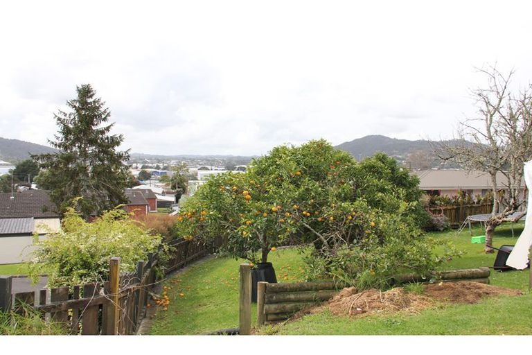 Photo of property in 18 Raewyn Street, Morningside, Whangarei, 0110