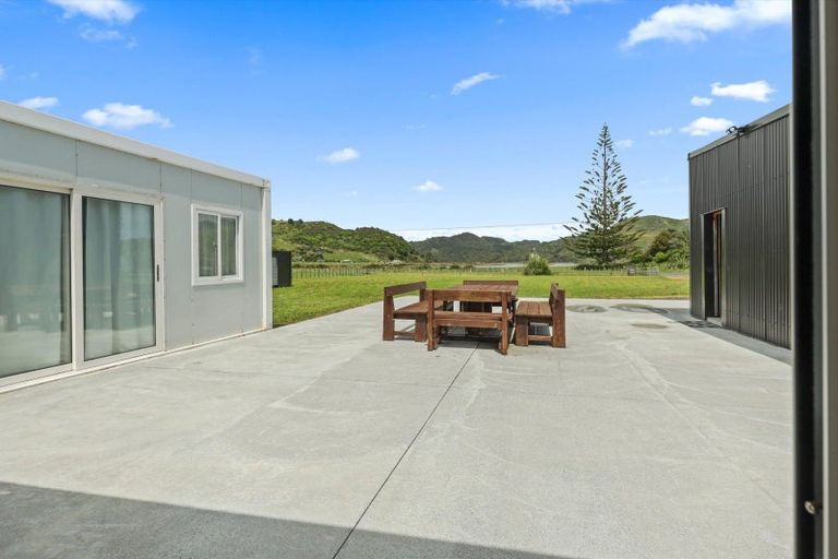Photo of property in 35 Te Mahoe Road, Mokau, 4376