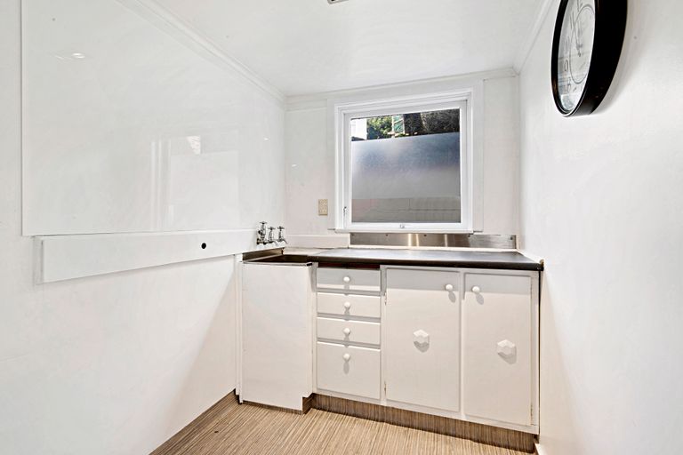 Photo of property in 88 Eskdale Road, Birkdale, Auckland, 0626