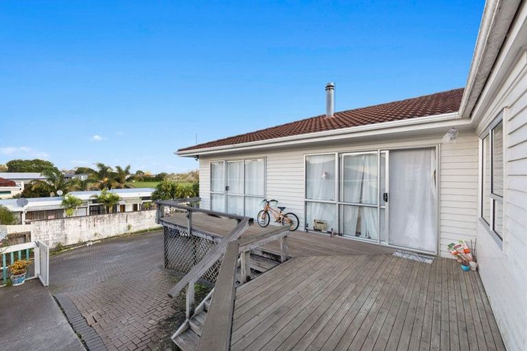 Photo of property in 70 Priestley Drive, Bucklands Beach, Auckland, 2014