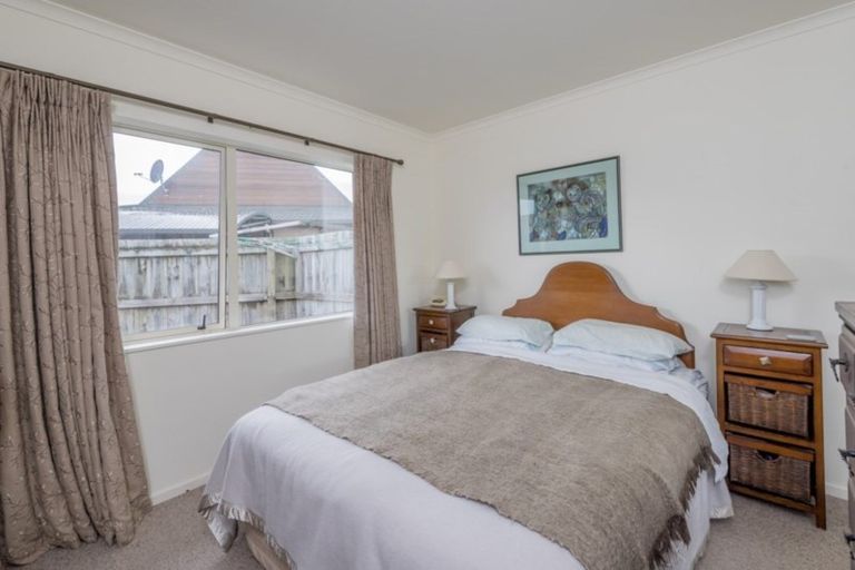 Photo of property in Rangeview Villas, 10/9 Fuller Close, Levin, 5510