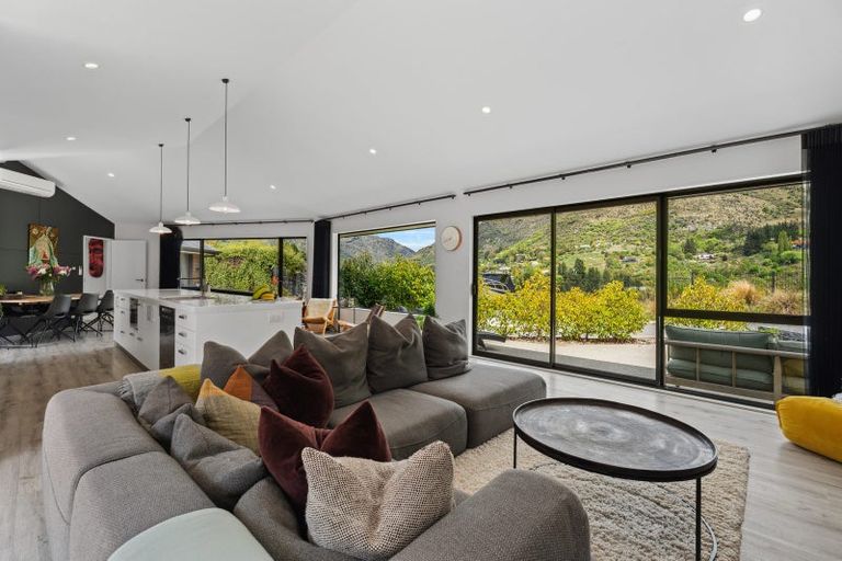 Photo of property in 5 Haines Way, Arthurs Point, Queenstown, 9371