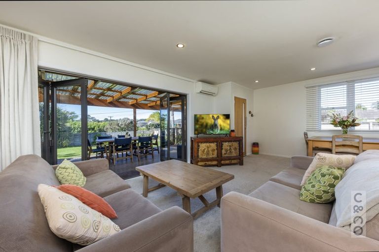 Photo of property in 33 Maude Street, Riverhead, 0820