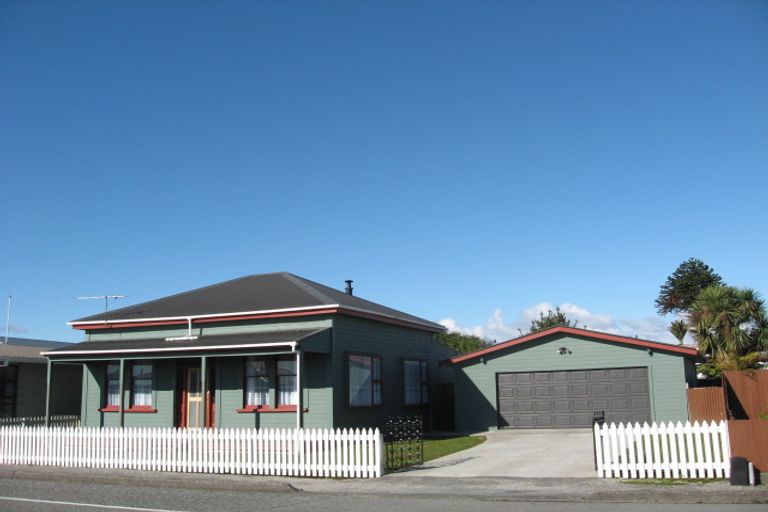 Photo of property in 74 Fitzherbert Street, Hokitika, 7810