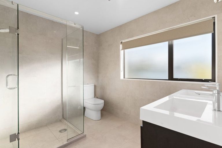 Photo of property in 11 Matisse Drive, West Harbour, Auckland, 0618