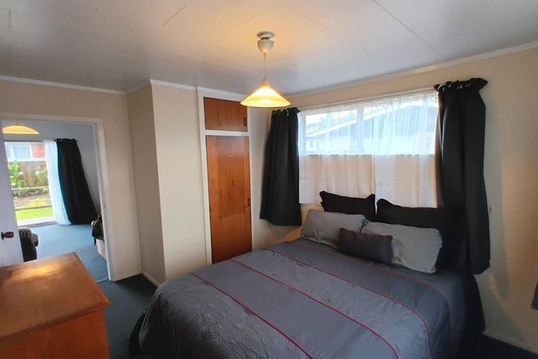 Photo of property in 15b Brougham Street, Westport, 7825