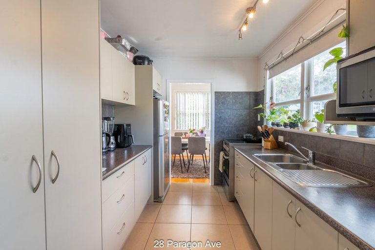 Photo of property in 28 Paragon Avenue, Beach Haven, Auckland, 0626