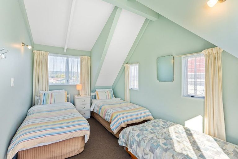 Photo of property in 114 Field Way, Waikanae Beach, Waikanae, 5036