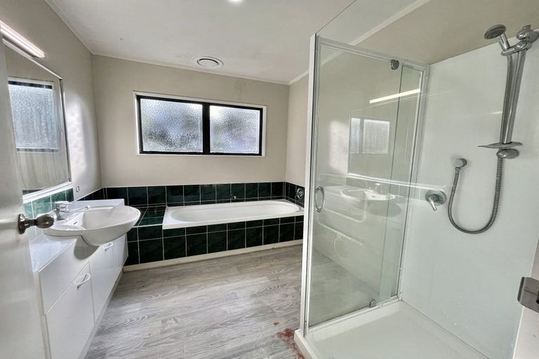 Photo of property in 40a Redoubt Road, Goodwood Heights, Auckland, 2105