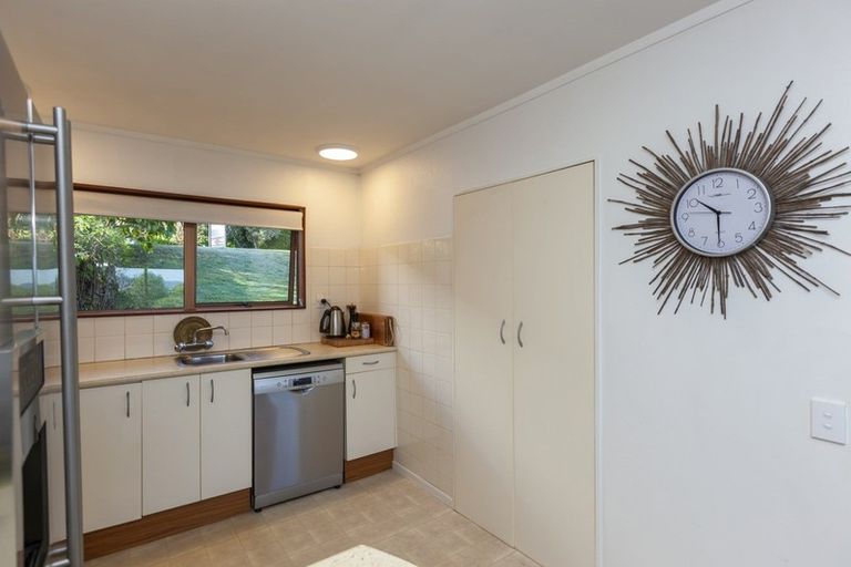 Photo of property in 30a Kakariki Grove, Waikanae, 5036