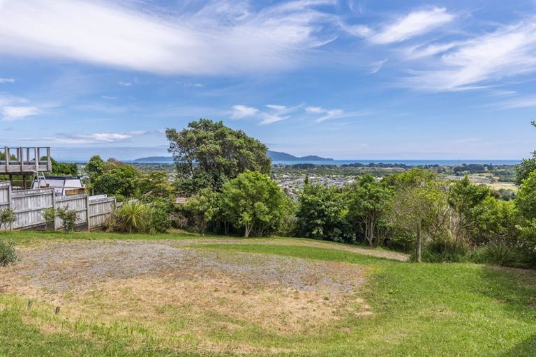 Photo of property in 61a Kotare Street, Waikanae, 5036