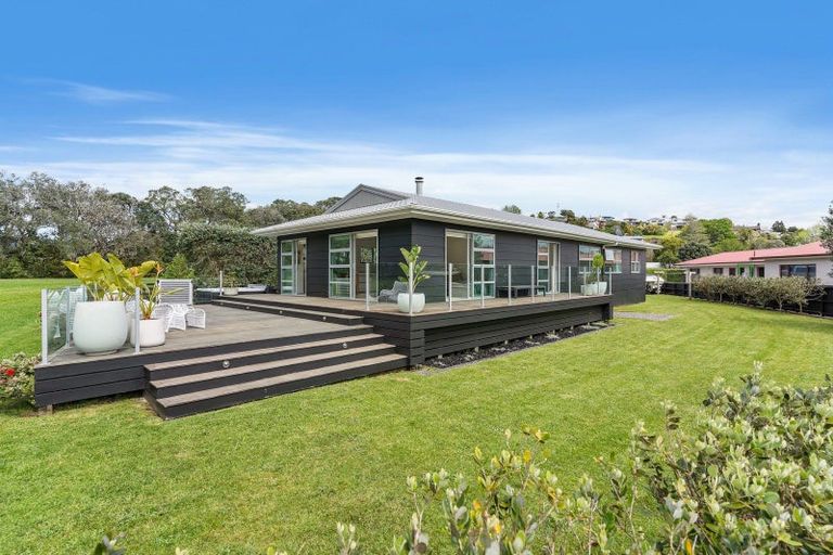 Photo of property in 113 Moana Anu Anu Avenue, Whangamata, 3620