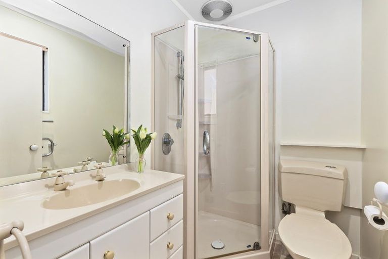 Photo of property in 2 Erskine Close, Island Bay, Wellington, 6023