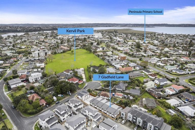 Photo of property in 7b Gladfield Lane, Te Atatu Peninsula, Auckland, 0610