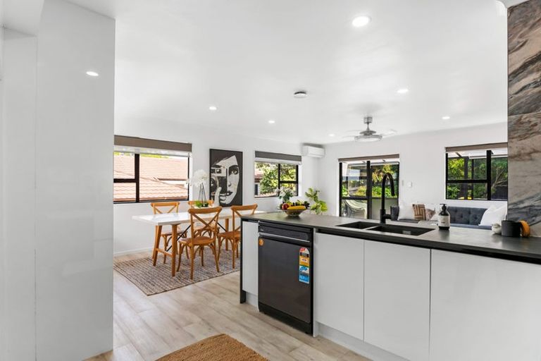 Photo of property in 1/131 Botany Road, Botany Downs, Auckland, 2010