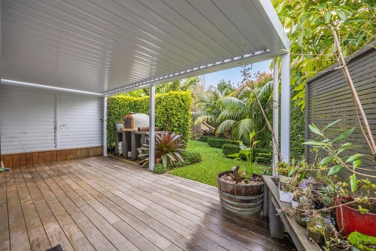 Photo of property in 17 Bevyn Street, Castor Bay, Auckland, 0620