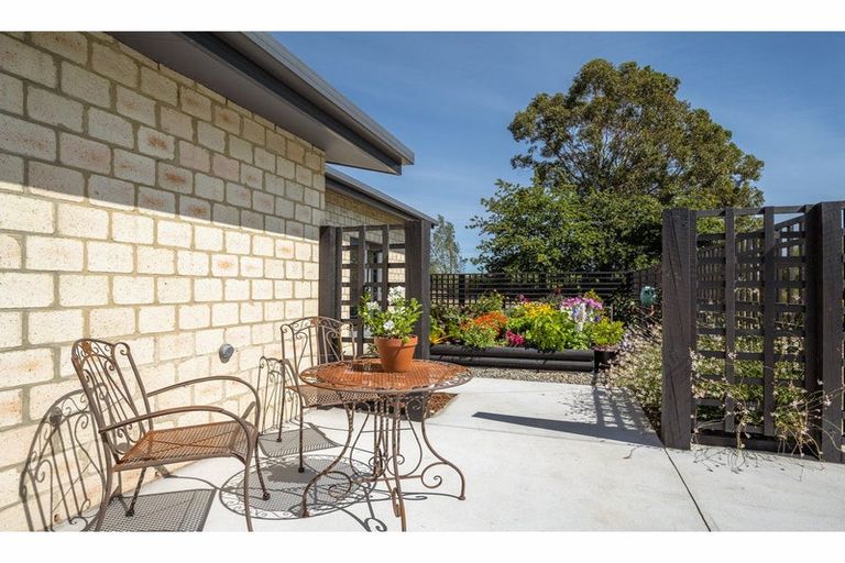 Photo of property in 12 Dry Hills Rise, Riverlands, Blenheim, 7274