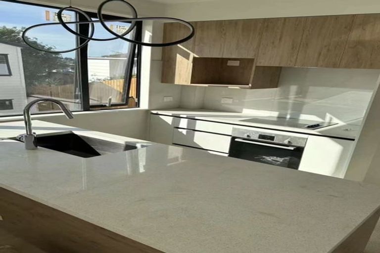 Photo of property in 9 Aralia Road, Sunnynook, Auckland, 0620