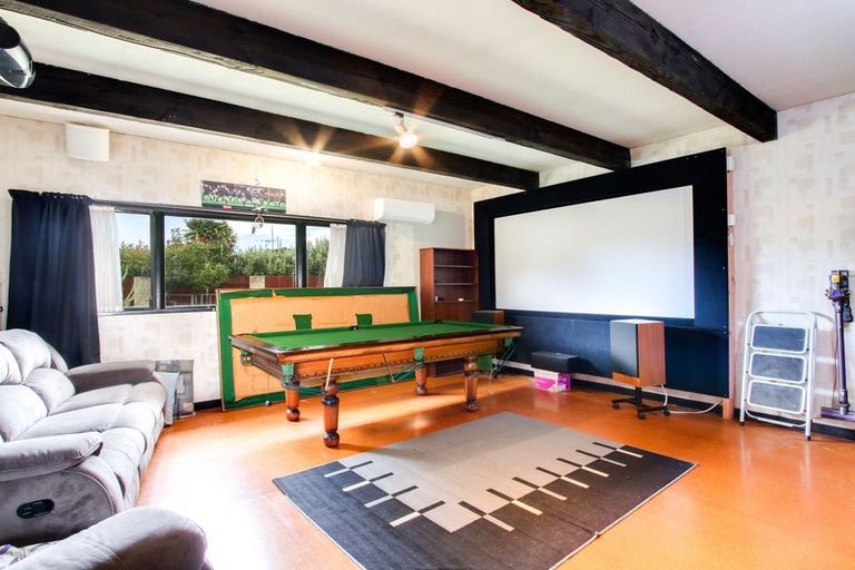 Photo of property in 4 Darcy Place, Massey, Auckland, 0614