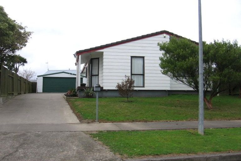 Photo of property in 86 Hillcrest Drive, Kelvin Grove, Palmerston North, 4414
