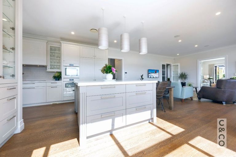 Photo of property in 8 Tauwaka Crescent, Riverhead, 0820