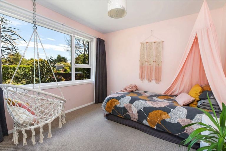 Photo of property in 2 Sonia Place, Casebrook, Christchurch, 8051