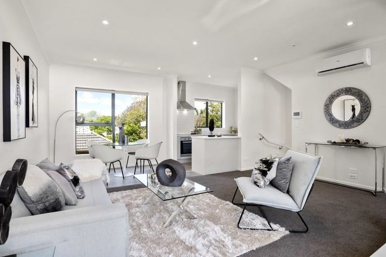 Photo of property in 500d Te Atatu Road, Te Atatu Peninsula, Auckland, 0610