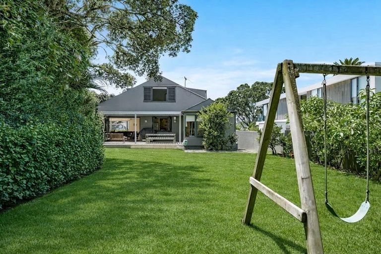 Photo of property in 11 Audrey Road, Takapuna, Auckland, 0620
