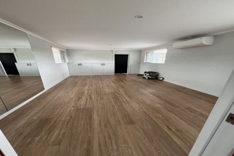 Photo of property in 2500 Tarras-cromwell Road, Tarras, Cromwell, 9383