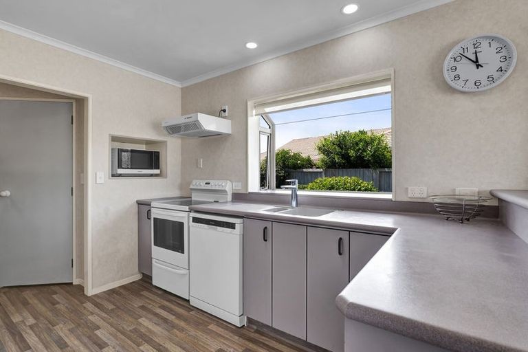 Photo of property in 1 Mangorei Road, Merrilands, New Plymouth, 4312