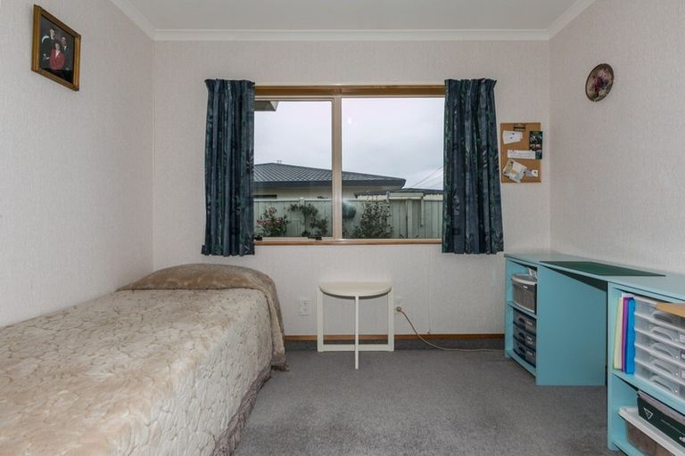 Photo of property in 18b Knightsbridge Place, Taradale, Napier, 4112
